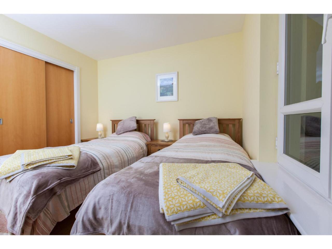 Spacious, Central Apartment エディンバラ エクステリア 写真